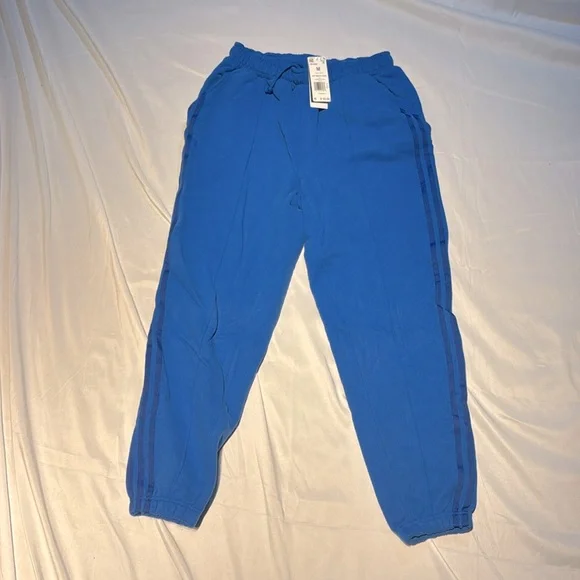 IVY PARK x adidas Rodeo Blue Terry Sweatpants - Size M
(Unisex) - NWT - Picture 2 of 3
